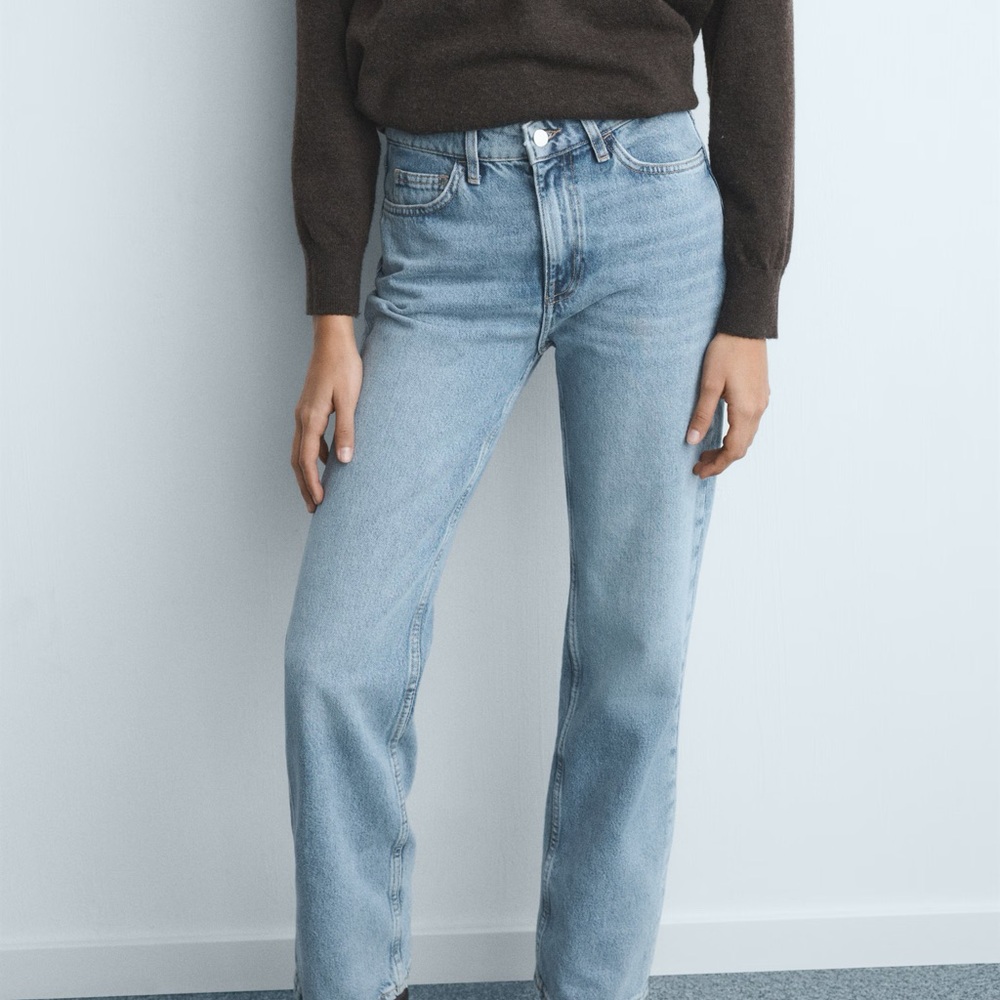 MANGO
Medium Blue Matilda Jeans